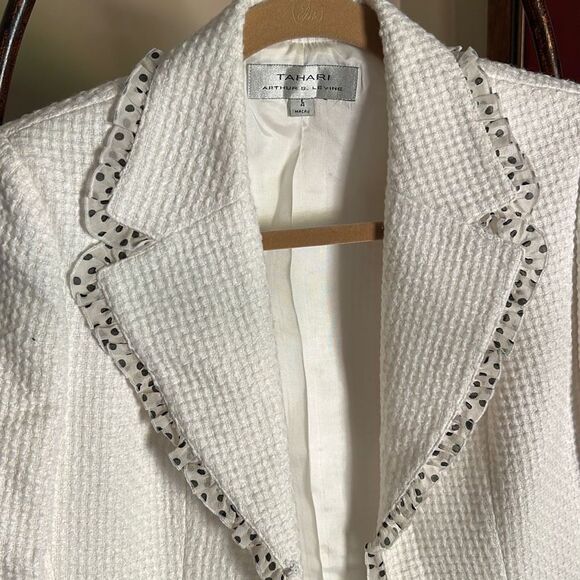 TAHARI White Tweed Blazer w/Polka Dot Trim - Picture 3 of 9